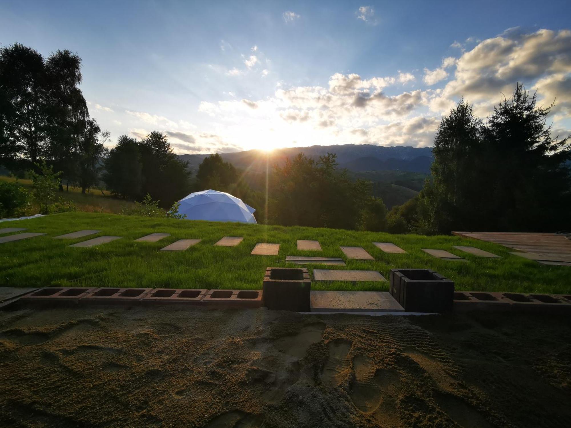 Hotel Glamping Zazen Drumu Carului Exteriér fotografie